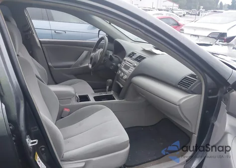 2011 Toyota Camry Se/Le/Xle z USA, uszkodzony, nr VIN 4T1BF3EK7BU686113